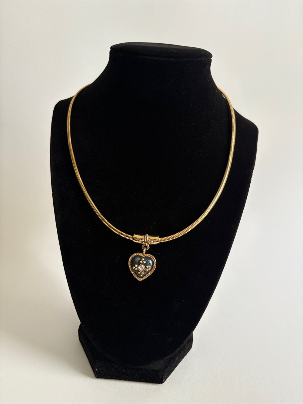 Premier Designs Gold Tone Heart Pendant Necklace with Green Enamel
